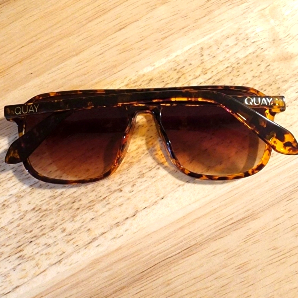 Quay Australia Tortoise Sunglasses - Picture 2 of 2